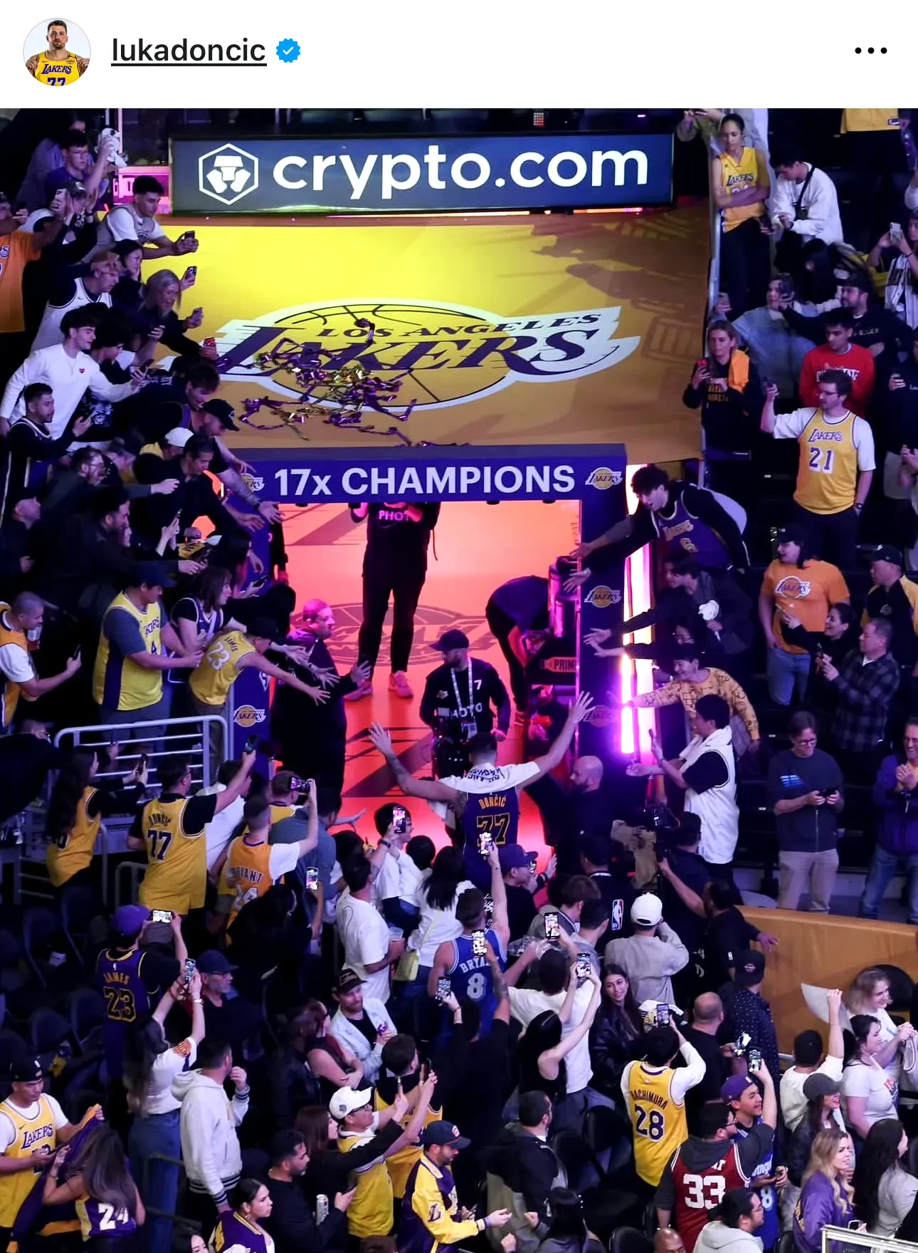 星空体育包含集结日新奥尔良鹈鹕备战国王杯国际米兰集结日复出首秀,媒体一致点评:东契奇连续十场比赛得分超过伤愈复出的词条