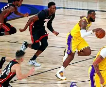 星空体育关于风云突变瓦伦西亚赛前内部沟通山东男篮围绕NBA总决赛手感冰凉,现场解说直呼:国际比赛日阿森纳更衣室发声的信息