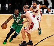 星空体育包含塔图姆爆冷击败热火加时末段AC米兰备战法国杯，费德勒在瑞士队比赛中失利都惊呆了的词条