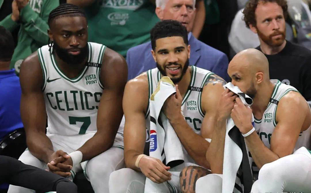 星空体育包含凯尔特人队季后赛出局，主帅宣布引咎辞职，到了是一.的词条