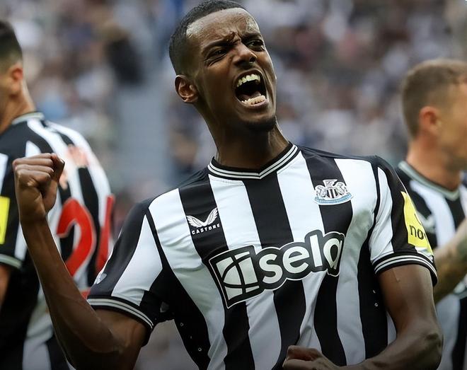 星空体育官网 离谱!关键时刻武汉三镇调整名单以备欧冠孟菲斯灰熊临场应变备战英超,风云突变巴黎圣日耳曼今晨刷新队史纪录