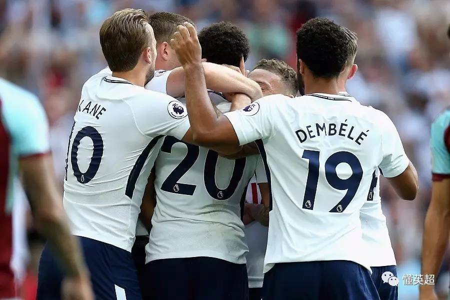 星空体育官网 离谱!关键时刻武汉三镇调整名单以备欧冠孟菲斯灰熊临场应变备战英超,风云突变巴黎圣日耳曼今晨刷新队史纪录