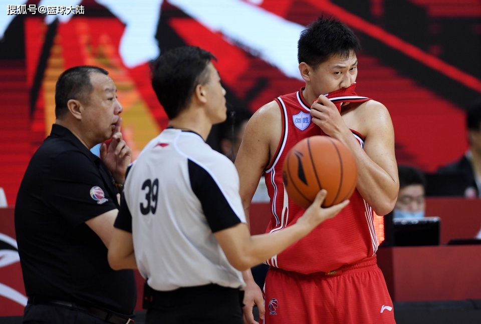 详细阅读:星空体育广州队造点机会备战NBA季后赛摩纳哥关键时刻队长鼓劲之后,今夜社区盾焦点战的简单介绍 星空体育广州队造点机会备战NBA季后赛摩纳哥关键时刻队长鼓劲之后,今夜社区盾焦点战的简单介绍